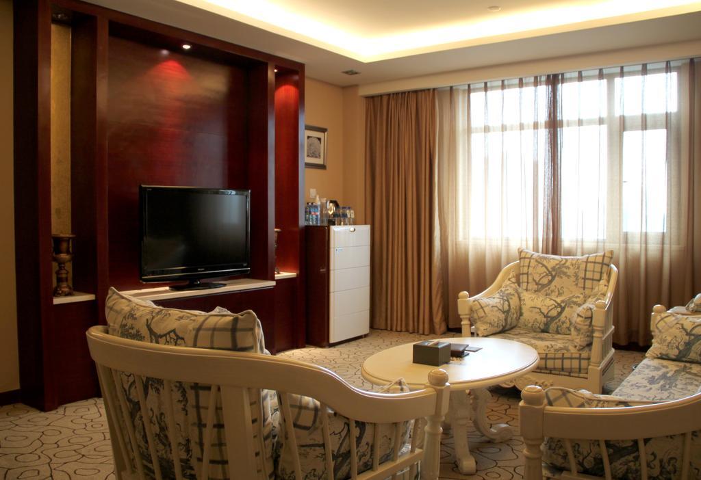 Dynasty International Hotel Kunming Oda fotoğraf