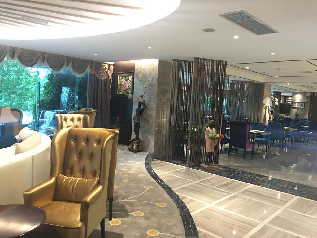 Dynasty International Hotel Kunming Dış mekan fotoğraf